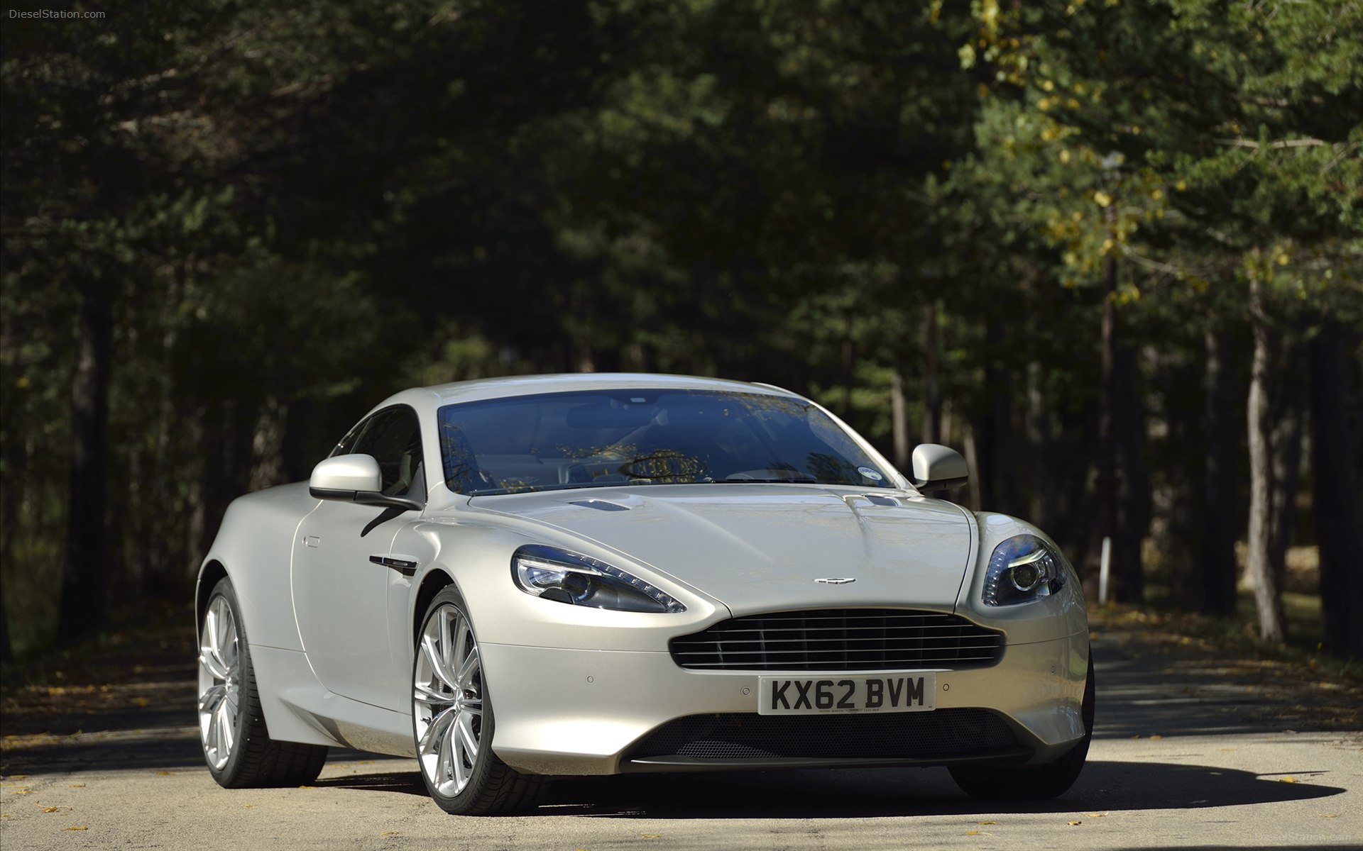 Aston Martin DB9 2013